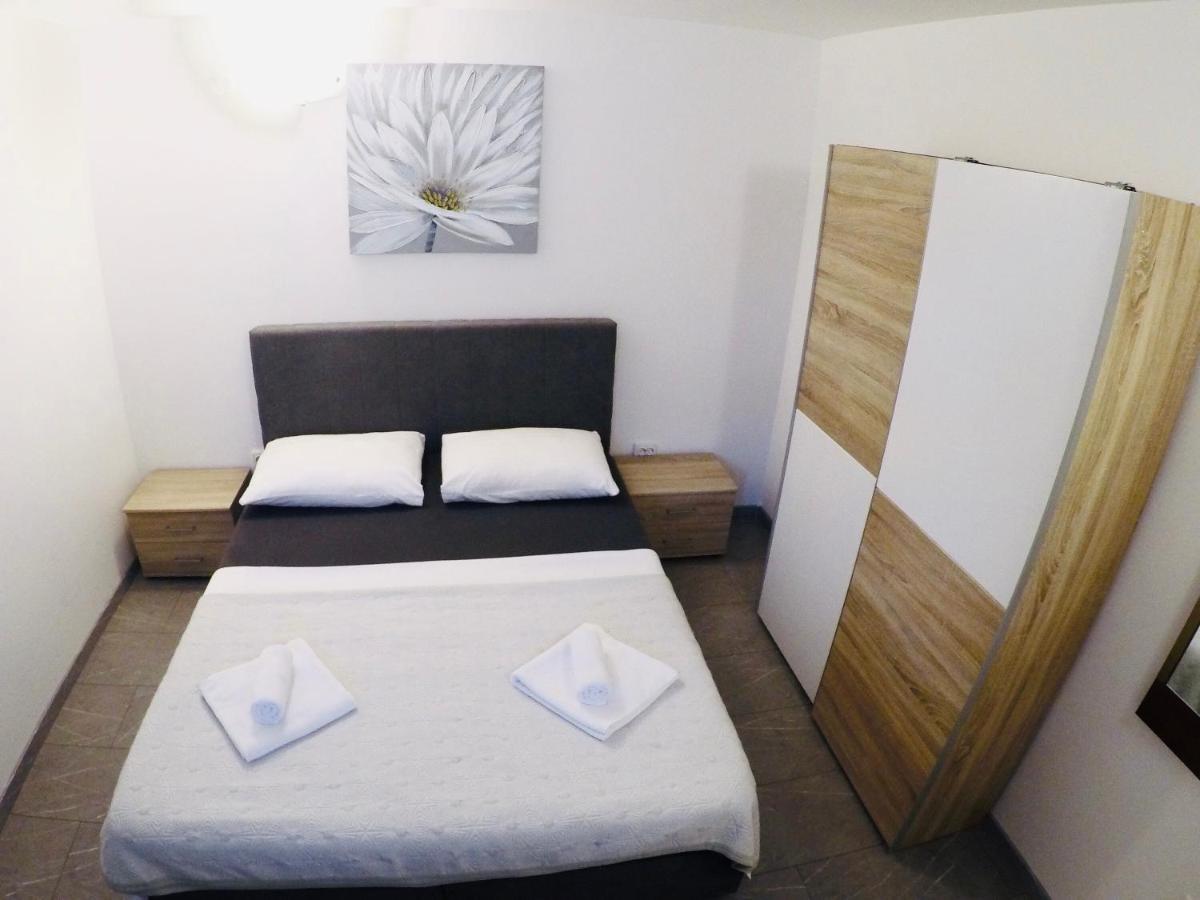 Apartments Lopac Jadranovo Bagian luar foto